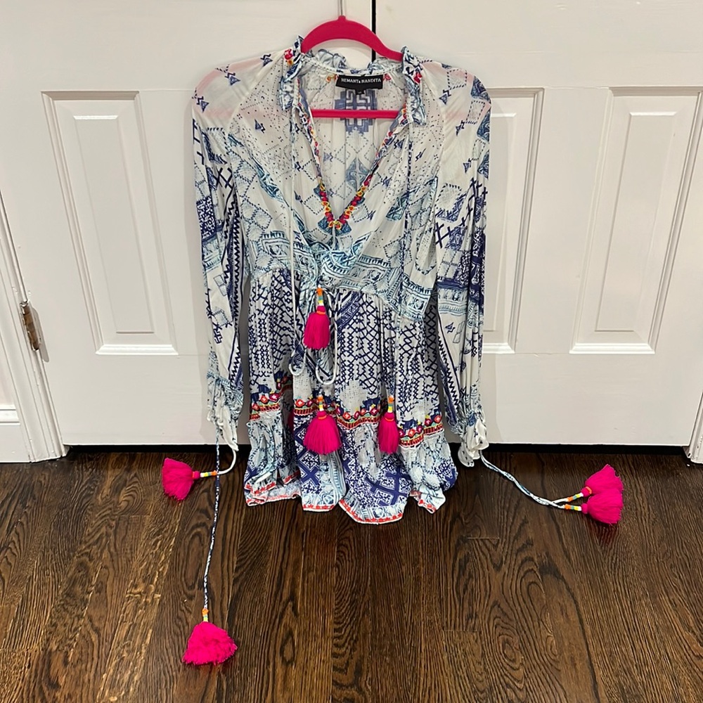 Gorgeous dress sized XS but fits XS- medium